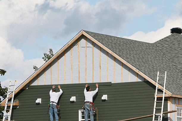 Professional Siding technician working in Somerset, NJ